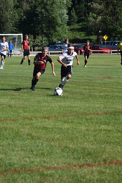 42+19，湖人2点进步明显！雷迪克执迷不悟，里夫斯谈老詹直言不讳.